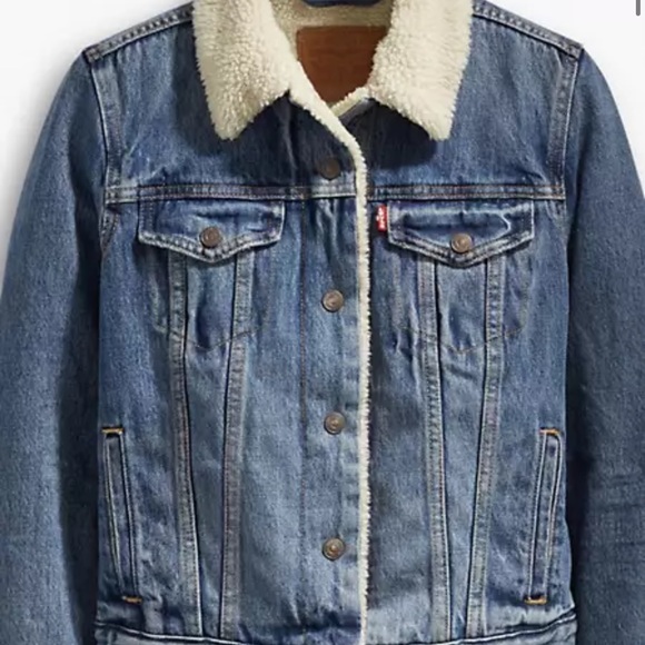 Levi’s | Original Sherpa Trucker Jacket in Extremely Lovable - Medium Wash - Picture 3 of 11